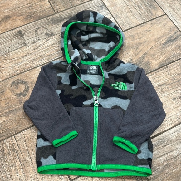 The North Face Infant Fleece Jacket  Full Zip Grey green camo 3-6 months - Picture 1 of 4